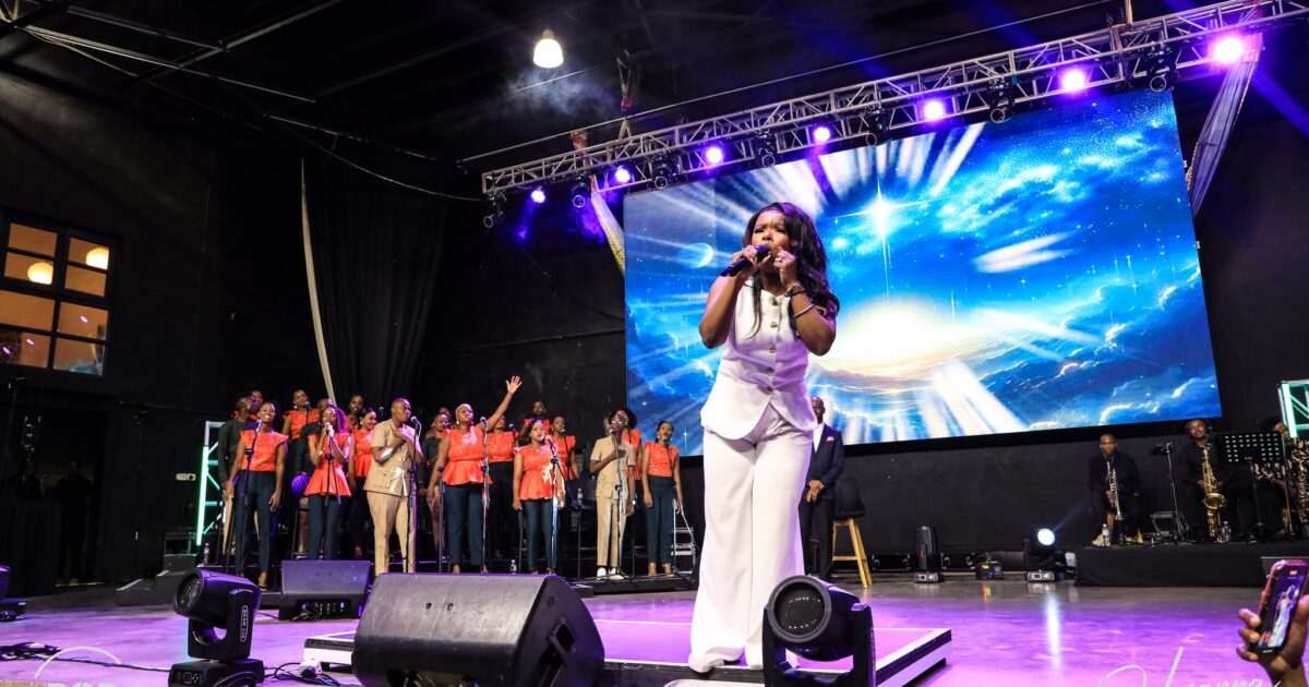 Hosanna Ignites Molapo Piazza